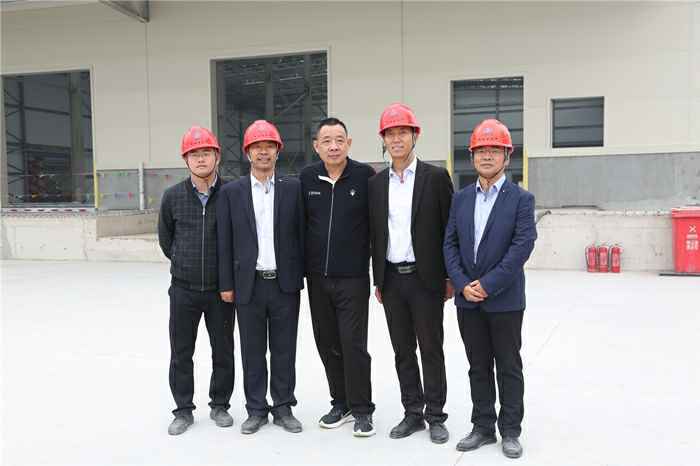 合影留念_副本.jpg 合影留念_副本.jpg